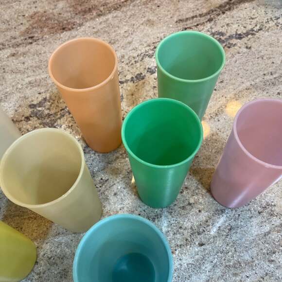 Set of 8 Vintage Tupperware Pastel Tumblers 16oz Cups - Picture 4 of 8